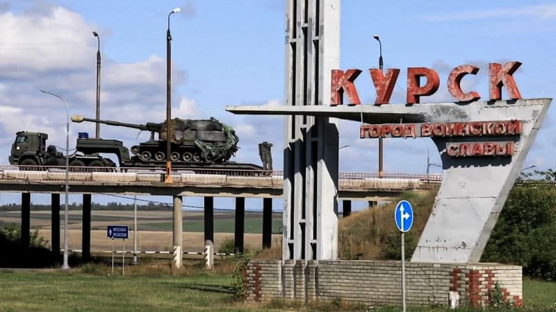 Odhozené nábojnice a psi. Novináři navštívili hraniční přechod, kde začal ukrajinský výpad Odhozené nábojnice a psi. Novináři navštívili hraniční přechod, kde začal ukrajinský výpad
