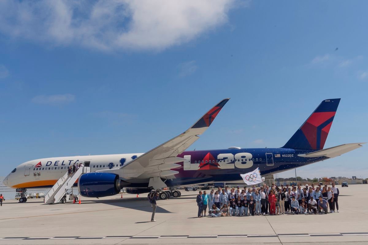 Zbohom Paríž, vitaj Los Angeles! Olympijská vlajka pristála v Kalifornii