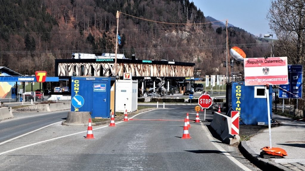 Schengenský priestor už nie je, čo býval. Krajiny častejšie a na dlhšie zavádzajú kontroly Schengenský priestor už nie je, čo býval. Krajiny častejšie a na dlhšie zavádzajú kontroly