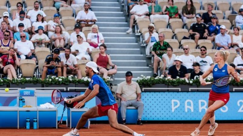 Česko má v Paříži jistou medaili, šance je i na zlato. Siniaková s Macháčem míří do finále