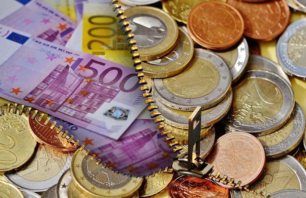 Vláda si požičala 300 miliónov na spolufinancovanie eurofondových projektov
