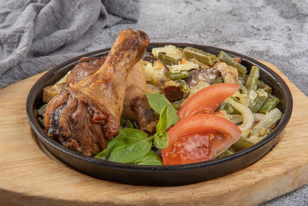 Toto je recept na kuracie mäso, ktorý ešte nepoznáte. Vďaka marináde je mäso jemné a odliepa sa od kosti Toto je recept na kuracie mäso, ktorý ešte nepoznáte. Vďaka marináde je mäso jemné a odliepa sa od kosti