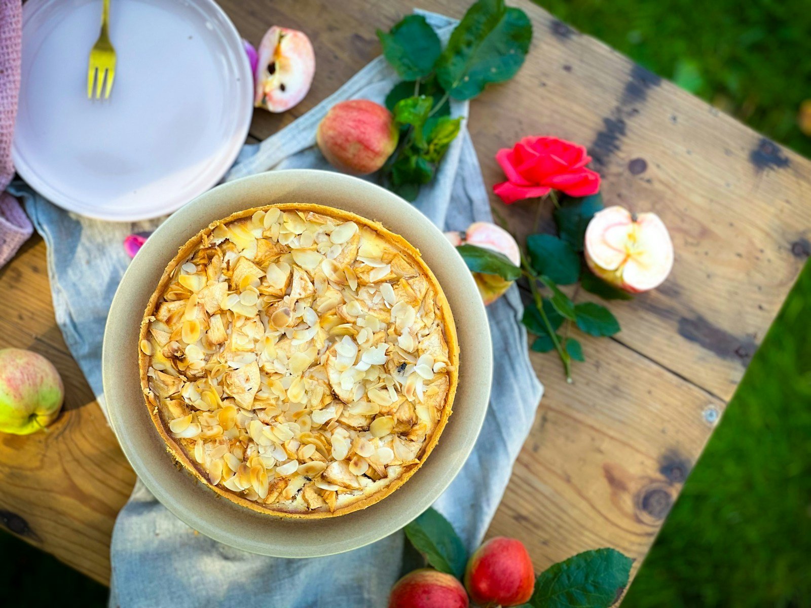 Photo by Karina Kungla Báječný jabĺčkový zákusok: Chutí fantasticky a zvládne ho vždy hravo vždy pripraviť dokonca aj menej šikovná gazdinka!