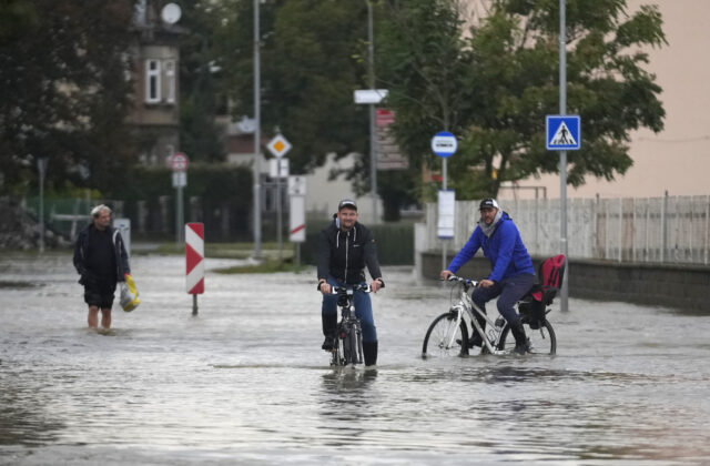 Počet obetí záplav v strednej Európe stúpol na šestnásť. Nové obete ohlásilo Poľsko, Česko a Rumunsko