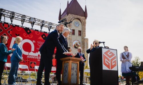 Prezident Pellegrini ukončil pracovnú cestu v USA a stretol sa aj so slovensko-českou komunitou (foto)