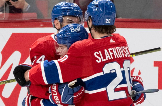 187207_bruins_canadiens_hockey_83798-640x420.jpg Slafkovský sa v prípravnom zápase proti Torontu pobil, odniesol si tržnú ranu nad okom