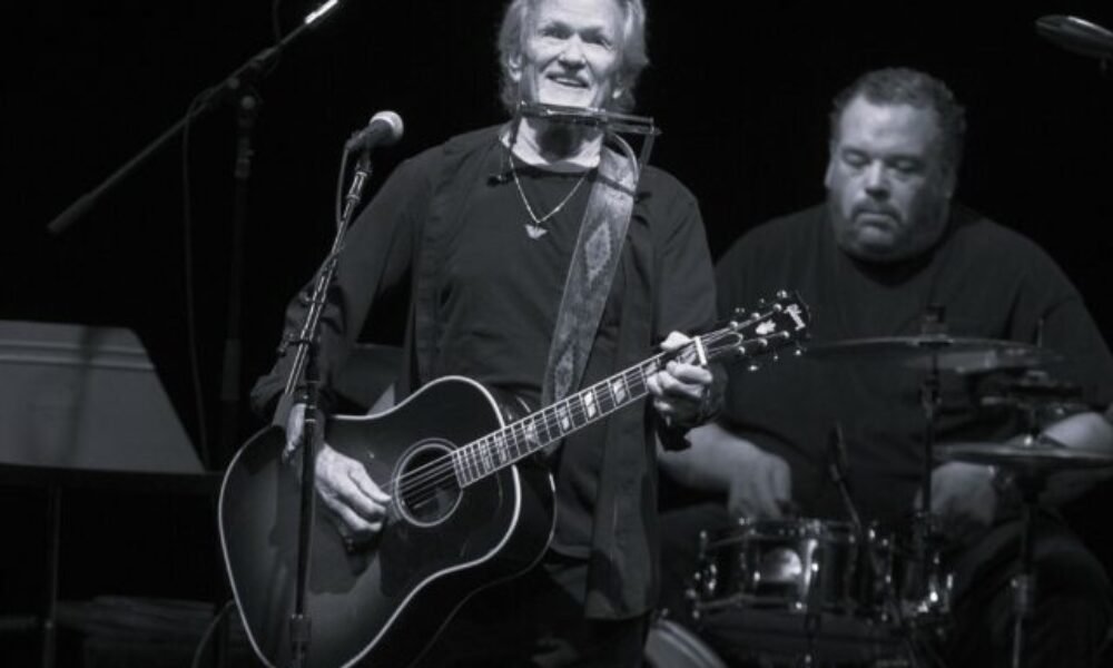 Zomrel americký country hudobník a herec Kris Kristofferson, pôsobil aj v kapele s Johnnym Caschom