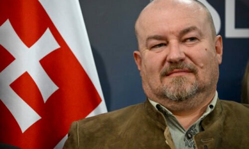 Huliak chce na koaličnej rade otvoriť otázku renty pre generálneho prokurátora, poukázal aj na kritiku prezidenta