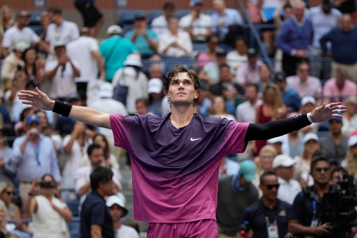 US Open: Jack Draper oslavuje kariérny úspech, cesta do finále nebude ľahká