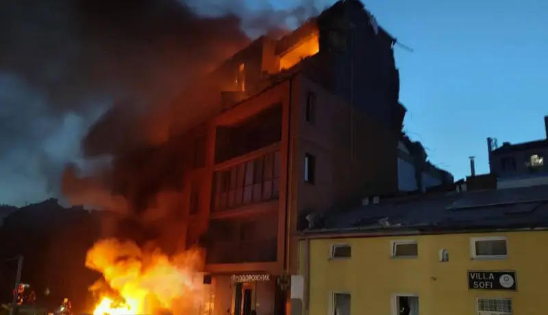 Video: Raketový útok na sústredenie ukrajinských síl v Sumy. Hypersonické Kinžaly zasiahli ciele vo Ľvove Video: Raketový útok na sústredenie ukrajinských síl v Sumy. Hypersonické Kinžaly zasiahli ciele vo Ľvove