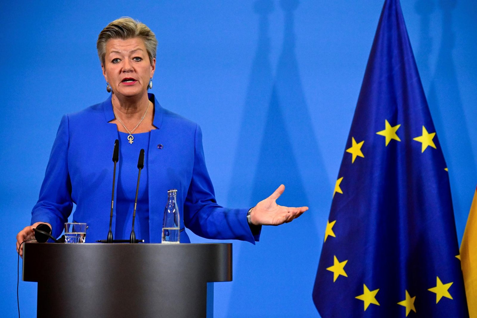 V europarlamente vzbudzujú maďarské víza pre Rusov a Bielorusov bezpečnostné obavy, tvrdí komisárka V europarlamente vzbudzujú maďarské víza pre Rusov a Bielorusov bezpečnostné obavy, tvrdí komisárka