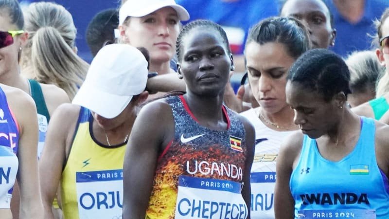 Smutný konec děsivého příběhu. Olympionička politá hořlavinou zemřela, v Paříži běžela maraton Smutný konec děsivého příběhu. Olympionička politá hořlavinou zemřela, v Paříži běžela maraton