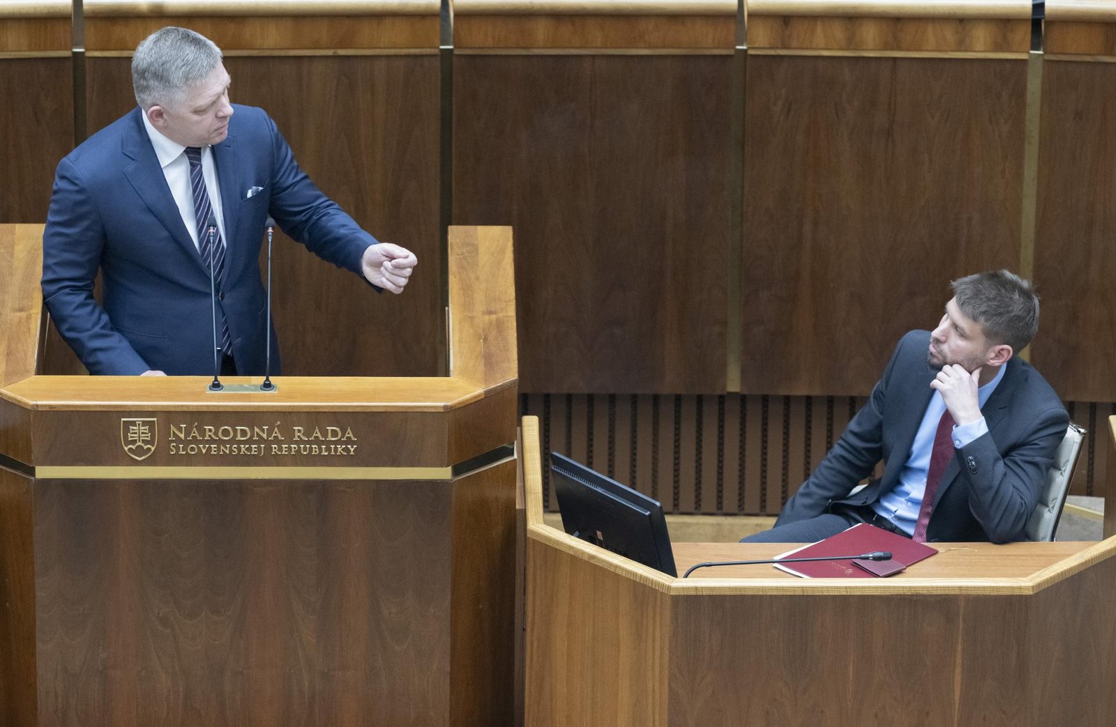 Fico ide odvolávať Šimečku bez podpory Hlasu. Líder PS hovorí o dymovej clone a rozpade štátu Fico ide odvolávať Šimečku bez podpory Hlasu. Líder PS hovorí o dymovej clone a rozpade štátu
