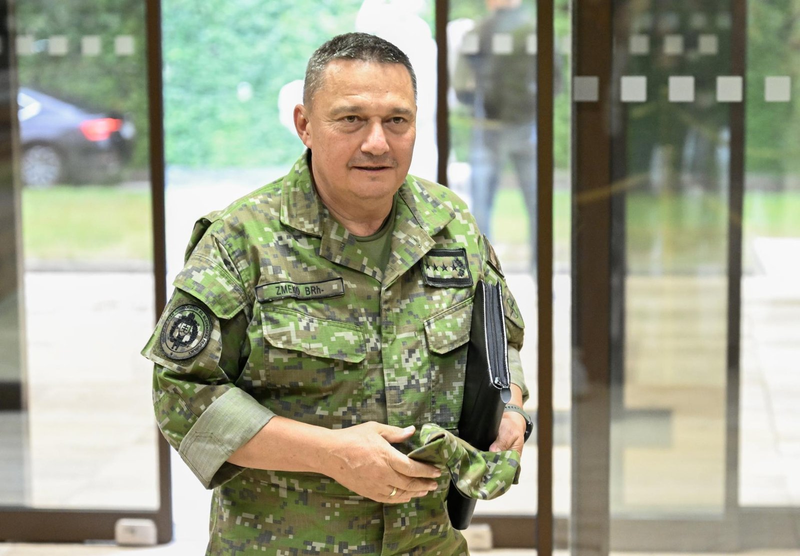 Náčelník generálneho štábu Zmeko rokoval na Ukrajine so Syrským. Ocenil pomoc Slovenska Náčelník generálneho štábu Zmeko rokoval na Ukrajine so Syrským. Ocenil pomoc Slovenska