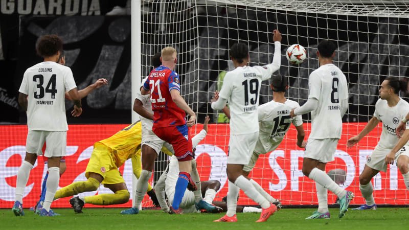 Šok, propadák i neuvěřitelný comeback. Německá média udivil plzeňský závěr ve Frankfurtu Šok, propadák i neuvěřitelný comeback. Německá média udivil plzeňský závěr ve Frankfurtu