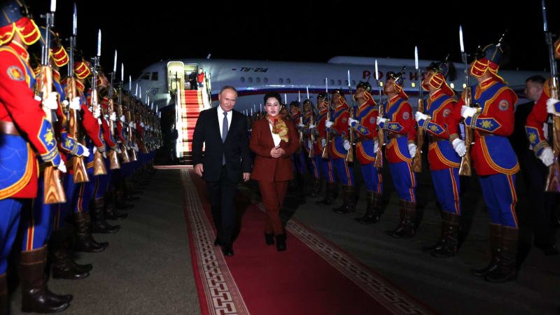 Putin je na dvoudenní návštěvě Mongolska. Pokud ho země nezatkne, hrozí jí jen slovní důtka Putin je na dvoudenní návštěvě Mongolska. Pokud ho země nezatkne, hrozí jí jen slovní důtka