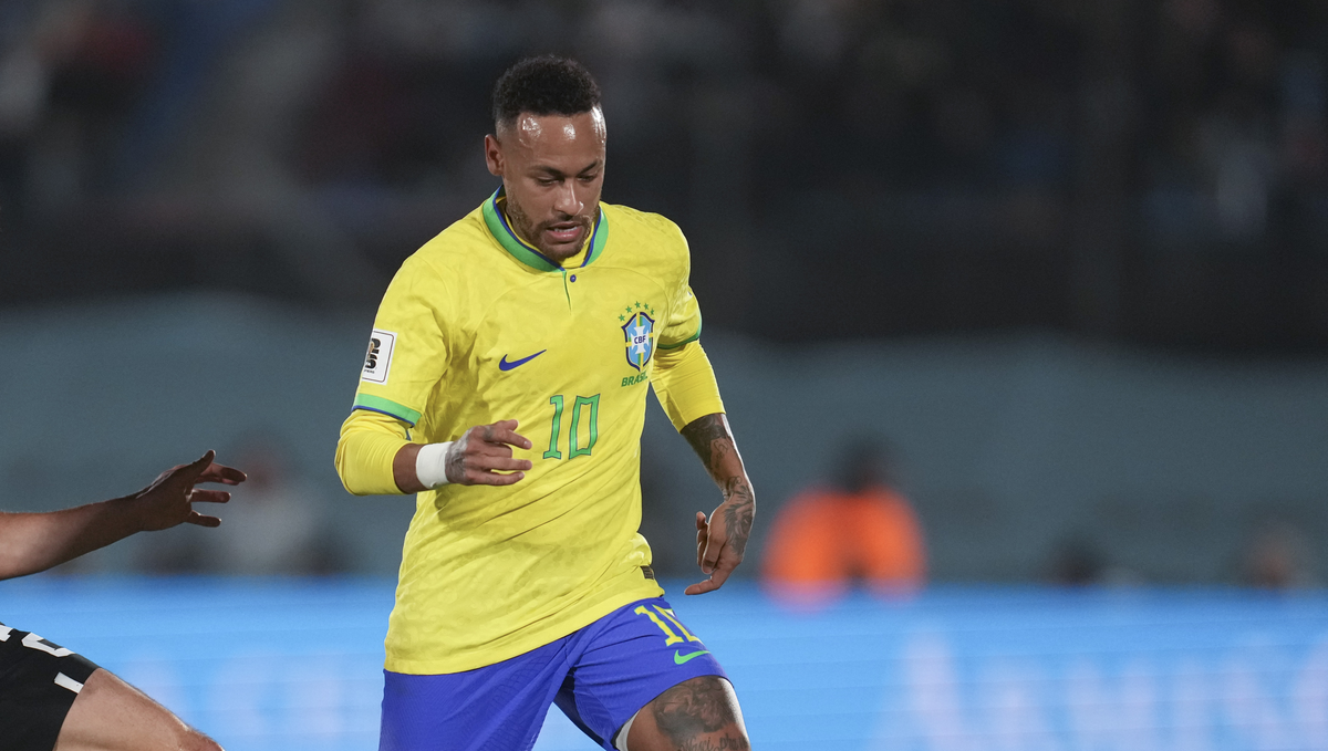 Neymar sa opäť hlási na tréningu, takmer ročná pauza sa blíži ku koncu