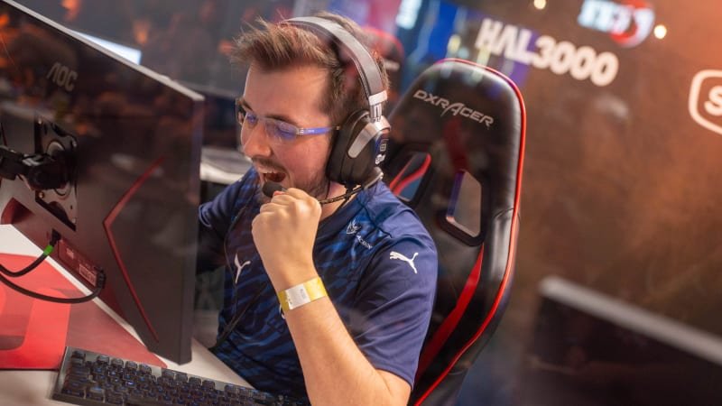 Král padl, nový šampion povstal. Český Counter-Strike dostal na závěr sezóny novou zápletku Král padl, nový šampion povstal. Český Counter-Strike dostal na závěr sezóny novou zápletku