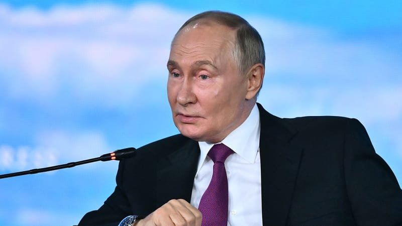 Putin vyhrožuje: Pokud NATO povolí Ukrajině útočit na cíle hluboko v Rusku, znamená to válku Putin vyhrožuje: Pokud NATO povolí Ukrajině útočit na cíle hluboko v Rusku, znamená to válku