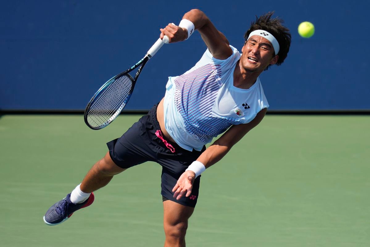 ATP Peking: Obrovské prekvapenie. Čínsky tenista vyradil nasadenú šestku a putuje do štvrťfinále