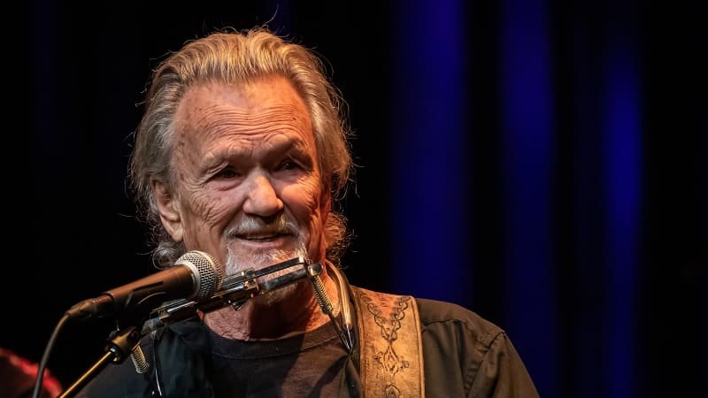 Zemřel zpěvák a herec Kris Kristofferson. Chodil s Janis Joplin a získal několik cen Grammy Zemřel zpěvák a herec Kris Kristofferson. Chodil s Janis Joplin a získal několik cen Grammy