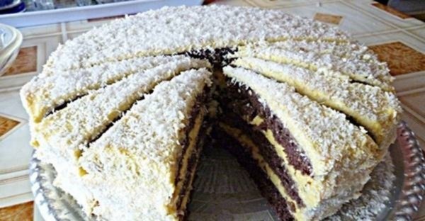 Skvelá maškrta, z ktorej som nepribrala nikdy ani jeden gram a zje sa vždy takmer okamžite: Zdravá fitness kokosová torta!
