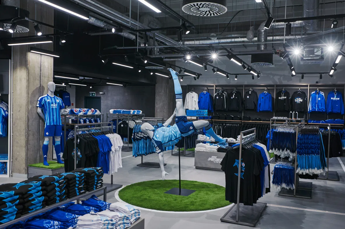FOTO Fanúšikovia Slovana sa dočkali! Klub otvára nový fanshop, pozrite sa, ako vyzerá