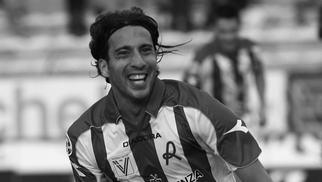 Bol obrovský talent, nastupoval s číslom po legende. Exhráča Serie A našli mŕtveho v hotelovej izbe