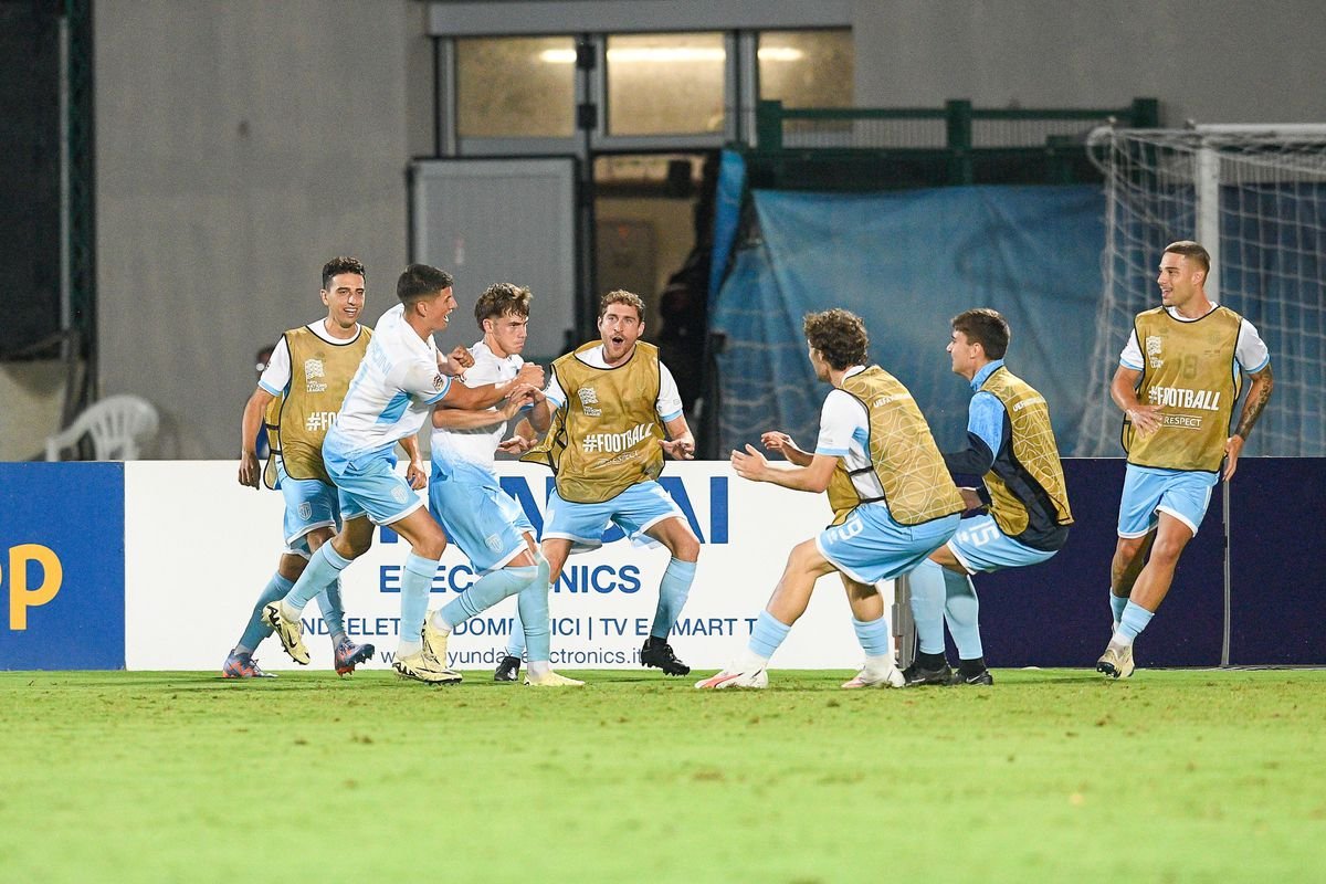 Grafik, mechanik či šofér. San Maríno oslavuje historický triumf v súťažnom zápase