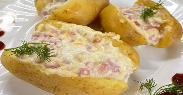 Toto sú veľmi chutné zemiaky plnené šunkou a syrom: Toto je jednoduchá dobrota, ktorá skutočne vždy stojí za to! Toto sú veľmi chutné zemiaky plnené šunkou a syrom: Toto je jednoduchá dobrota, ktorá skutočne vždy stojí za to!