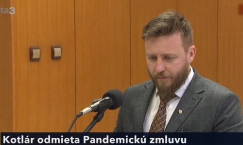 Kotlár trvá na pozastavení očkovania mRNA vakcínami. Ministerstvo vnútra považuje za nedôveryhodného partnera