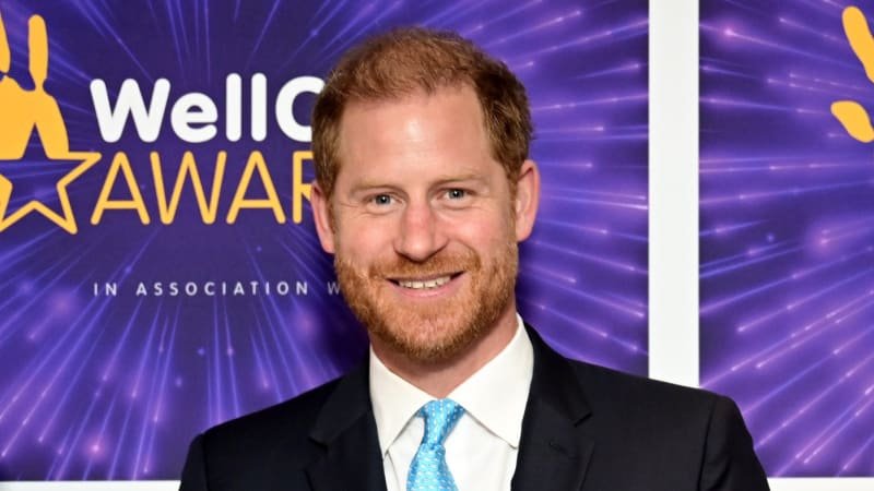 Harry cestuje bez Meghan a směje se. „Megxit“ je na spadnutí, list čeká bombastický rozvod Harry cestuje bez Meghan a směje se. „Megxit“ je na spadnutí, list čeká bombastický rozvod