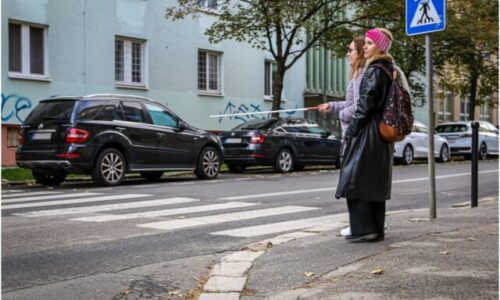 Únia nevidiacich a polícia zorganizovali na Deň bielej palice preventívnu akciu, zapojených je až 37 miest (foto)