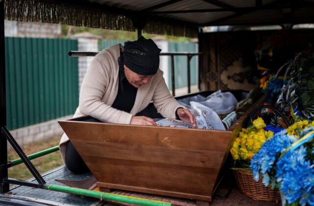 199279_russia_ukraine_war_07023-640x420.jpg Ruské útoky počas uplynulého dňa na Ukrajine zabili päť civilistov
