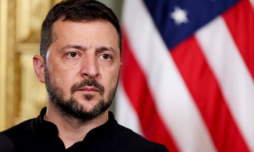 Zelenského směšný „vítězný plán“ zřejmě „funguje“ – už získal 8 miliard dolarů. Podílí se na „vměšování do voleb“?