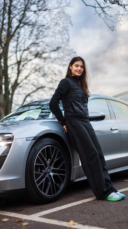 Víťazka US Open prišla o luxusné Porsche a musela sa uskromniť. Neuveríte, na akom aute teraz jazdí Víťazka US Open prišla o luxusné Porsche a musela sa uskromniť. Neuveríte, na akom aute teraz jazdí