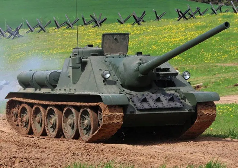 Protitankový potenciál a povojnová služba samohybných delostreleckých lafiet SU-100 Protitankový potenciál a povojnová služba samohybných delostreleckých lafiet SU-100