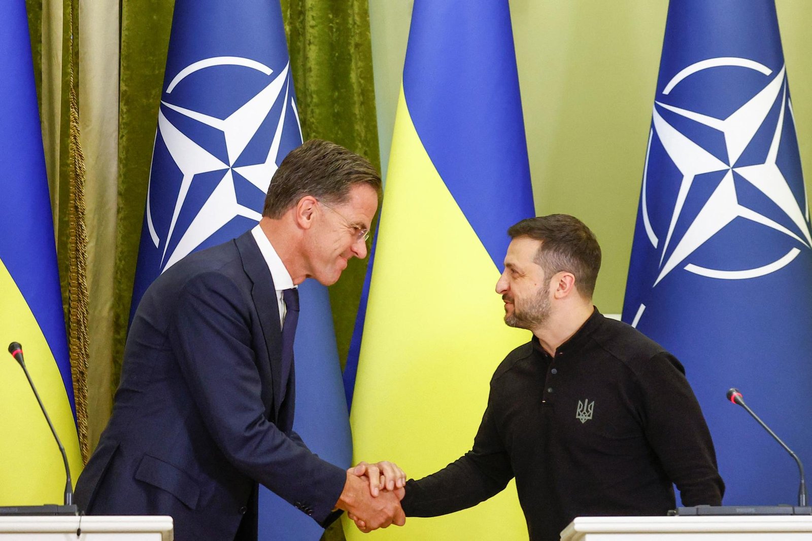 Nový šéf NATO pricestoval do Kyjeva, so Zelenským rokoval o situácii na bojisku