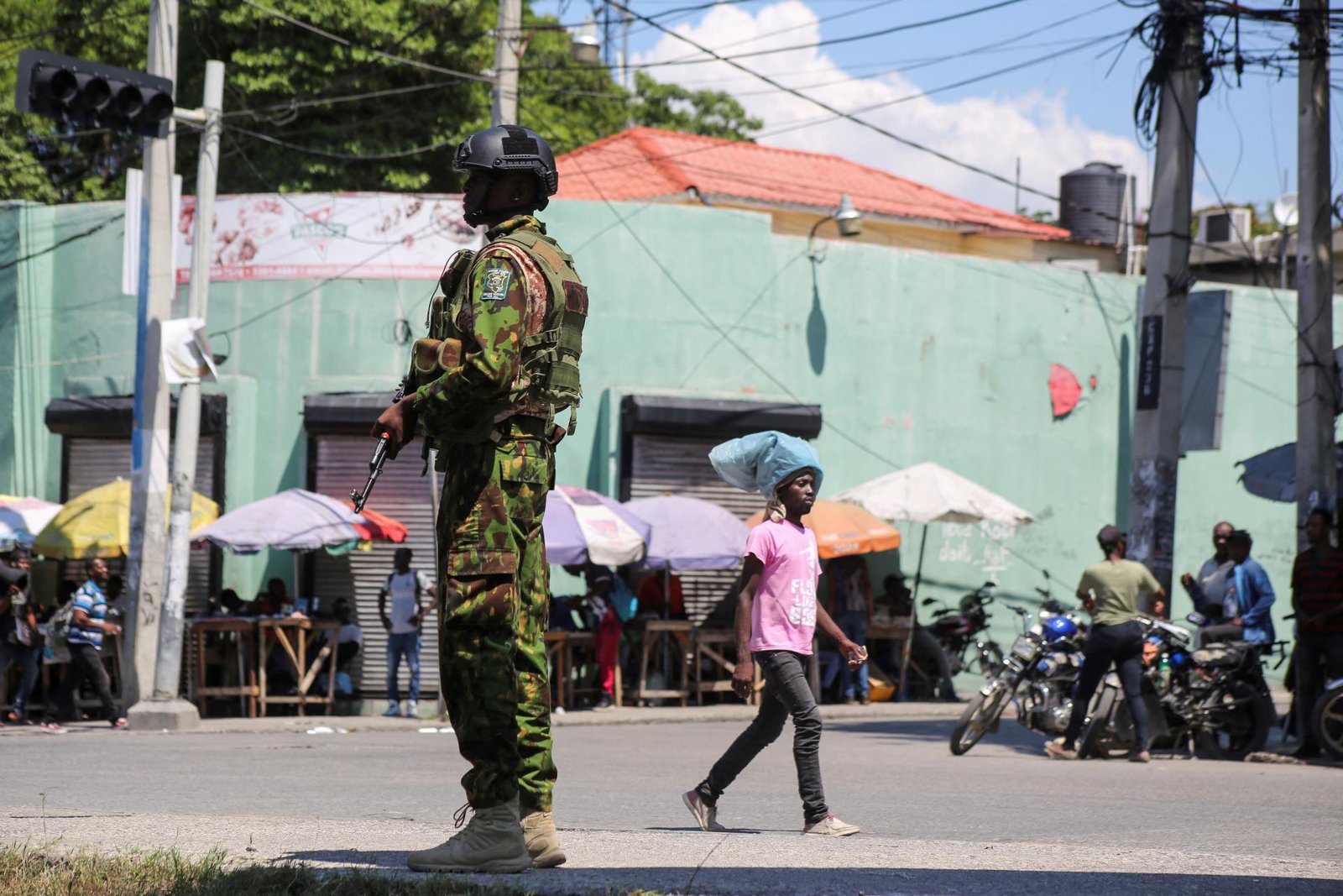 Ozbrojenci v Haiti zaútočili na gangom ovládané mesto Pont-Sondé, zabili najmenej 70 ľudí Ozbrojenci v Haiti zaútočili na gangom ovládané mesto Pont-Sondé, zabili najmenej 70 ľudí