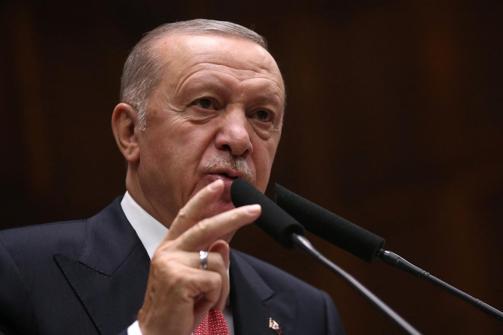 Turecko po vlne vrážd obmedzí kriminalitu, prisľúbil Erdogan. Brutálne činy otriasli krajinou Turecko po vlne vrážd obmedzí kriminalitu, prisľúbil Erdogan. Brutálne činy otriasli krajinou