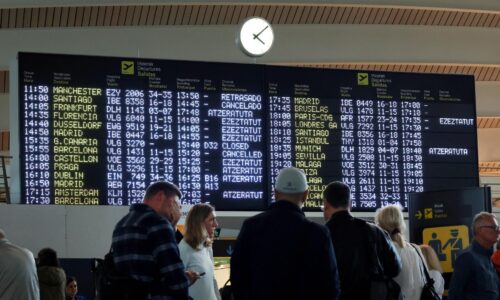 Zvyšky hurikánu Kirk zanechali na západe Európy spúšť, skomplikovali aj dopravu. Francúzsko hlási jednu obeť