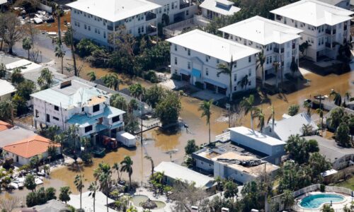 Hurikán Milton zanechal na Floride výpadky elektriny a záplavy, mŕtvych je najmenej sedem