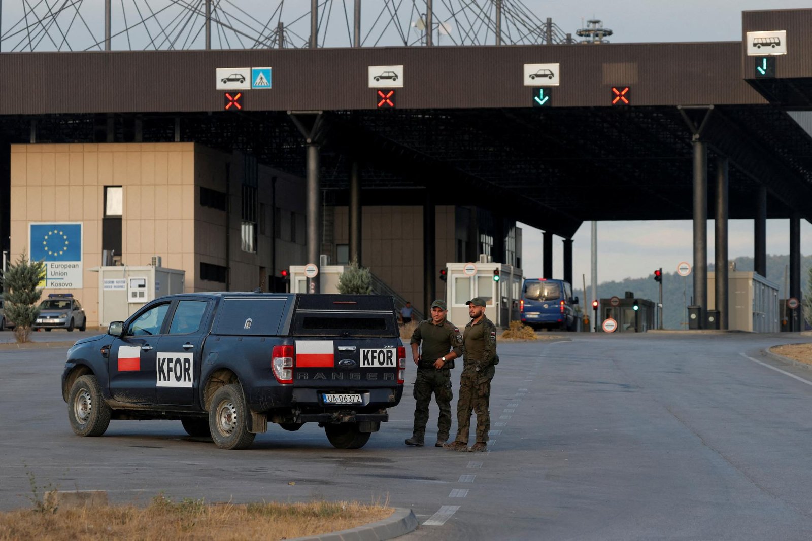 Pre etnické napätie na severe Kosova pretrváva riziko násilia, varoval veliteľ NATO