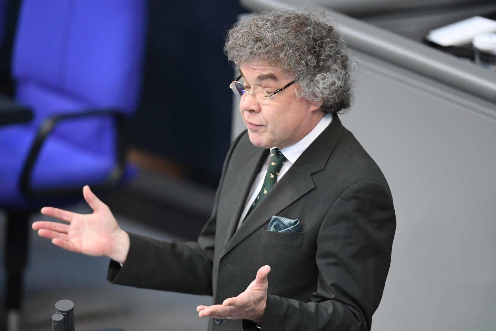 Poslanec za AfD vyučuje na moskovskej hudobnej akadémii, strana v tom vidí problém Poslanec za AfD vyučuje na moskovskej hudobnej akadémii, strana v tom vidí problém