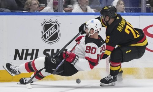 NHL: Honzek sa vrátil do zostavy Calgary, Tatar s druhým gólom, Černák sa zranil