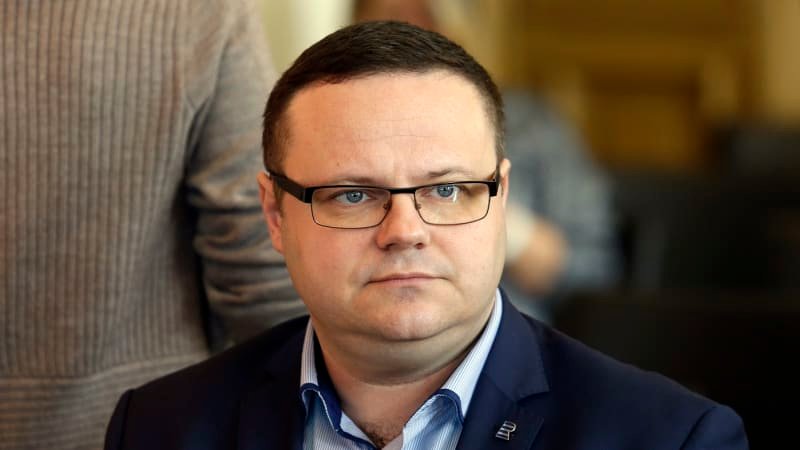 KOMENTÁŘ: Ředitel Českého rozhlasu Zavoral si hraje na soudce aneb Kdo je tady gangster KOMENTÁŘ: Ředitel Českého rozhlasu Zavoral si hraje na soudce aneb Kdo je tady gangster