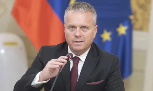 Šokujúca správa NKÚ. Predošlá vláda „rozdala“ pre skorumpovanú Ukrajinu takmer trištvrte MILIARDY EUR!
