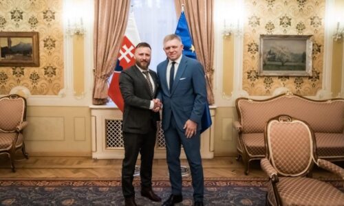 R. Fico plne podporuje P. Kotlára v prešetrení covidteroru