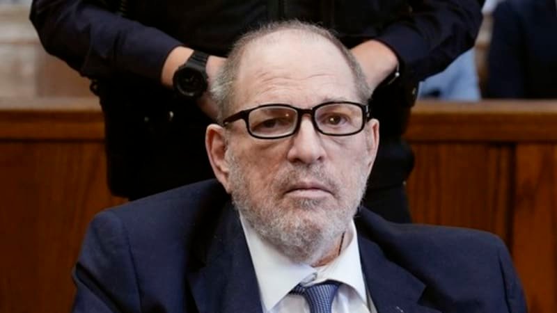 Další rána pro producenta Pulp Fiction a „oběť“ kampaně #metoo. Weinstein trpí rakovinou Další rána pro producenta Pulp Fiction a „oběť“ kampaně #metoo. Weinstein trpí rakovinou