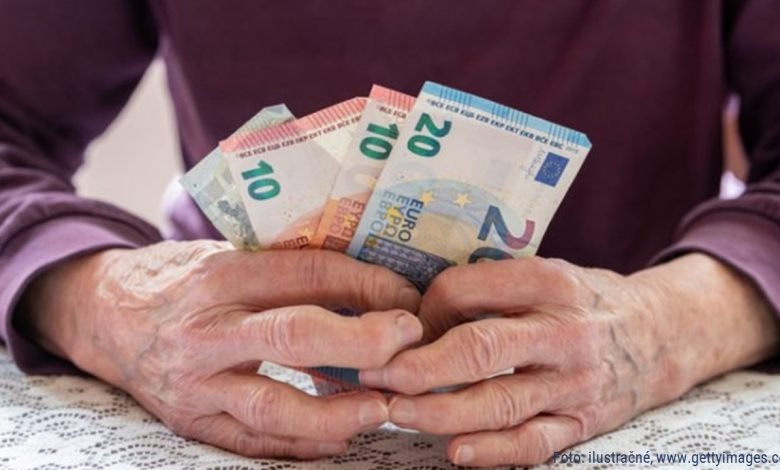 Kto zaplatí najviac? Rozpočtová rada prepočítala vplyv konsolidačných opatrení na Slovákov Kto zaplatí najviac? Rozpočtová rada prepočítala vplyv konsolidačných opatrení na Slovákov